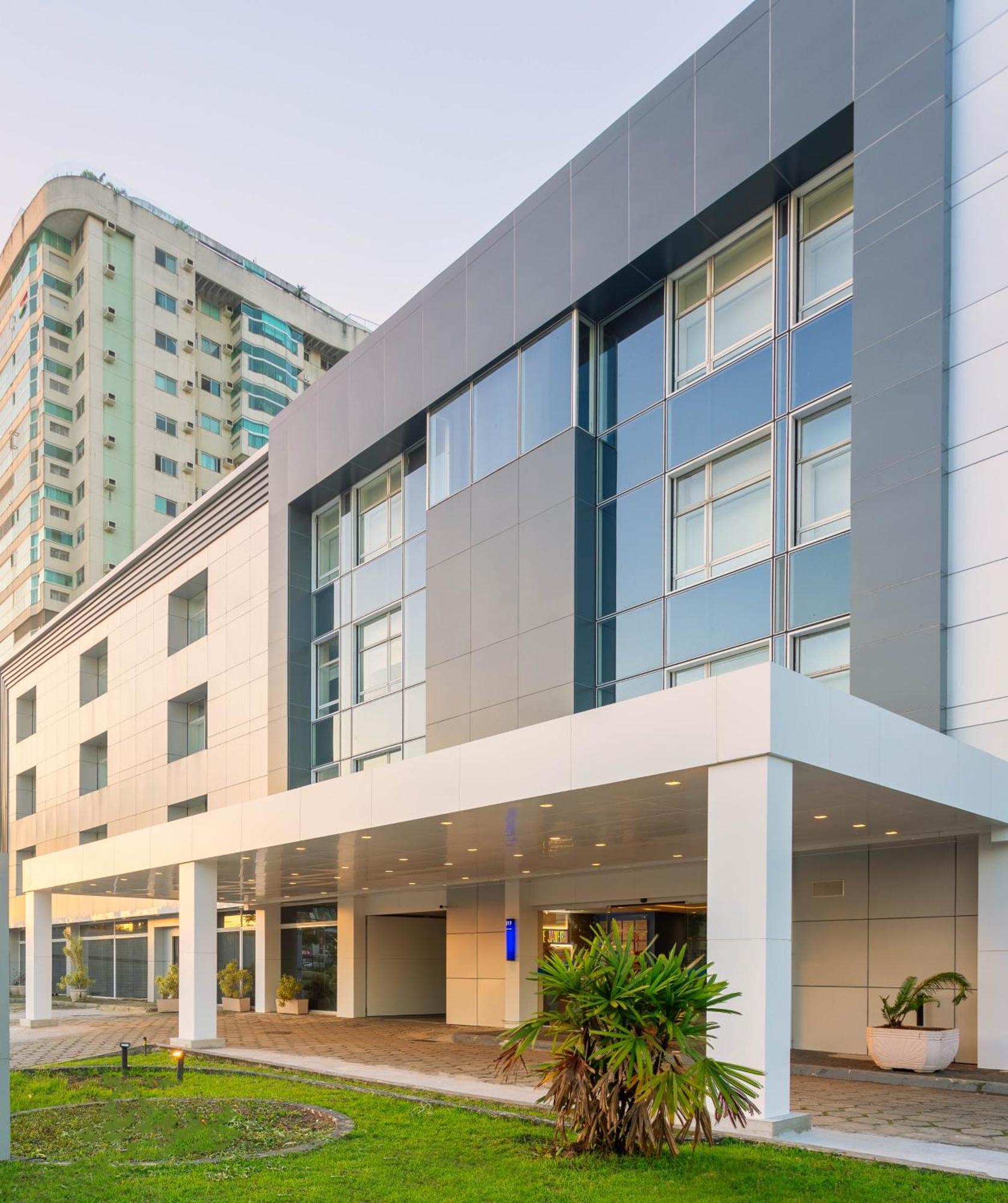 Hotel Dom Barra 3*